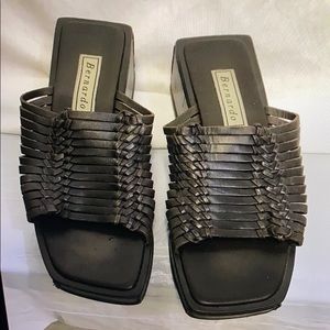 Bernardo Women’s 8 M Leather Flat Sandals